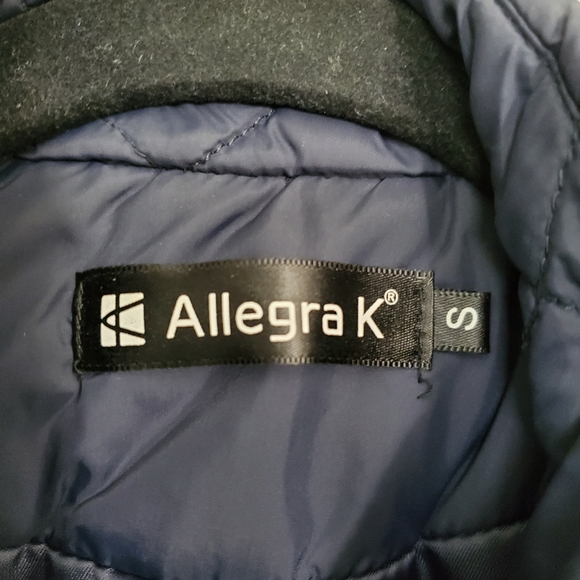 Navy blue puffer vest - Picture 3 of 3